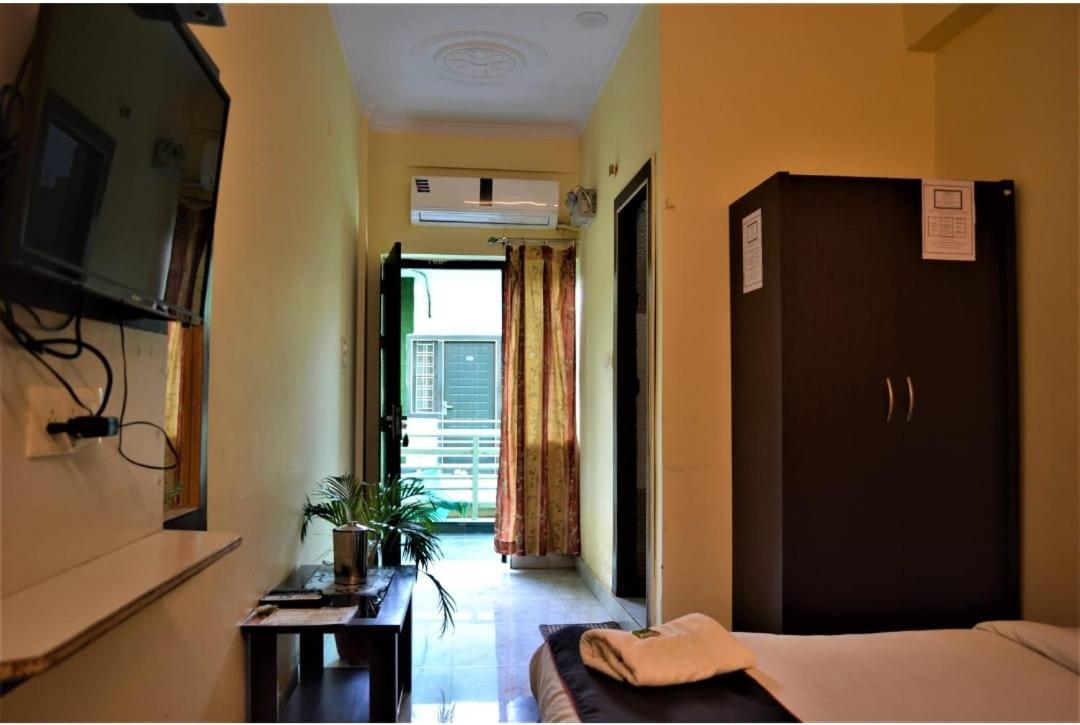 Hotel Atrium Inn Risikés Kültér fotó