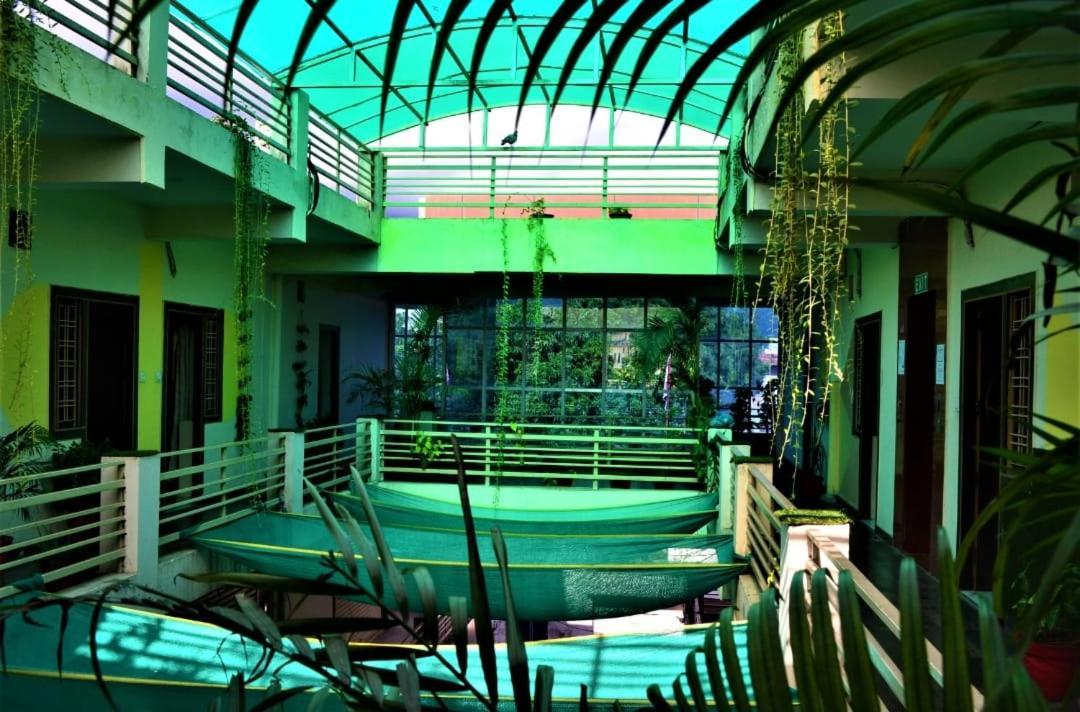 Hotel Atrium Inn Risikés Kültér fotó