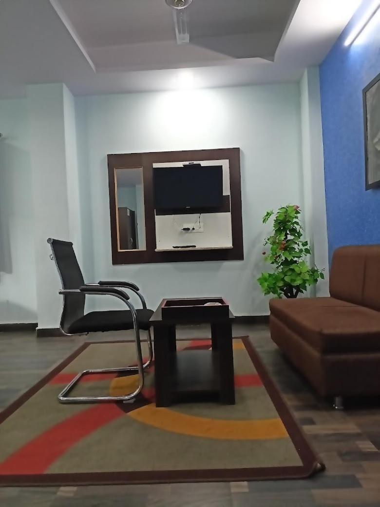 Hotel Atrium Inn Risikés Kültér fotó